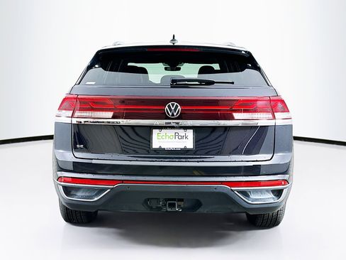 Used 2025 Volkswagen Atlas Cross Sport SE image 7