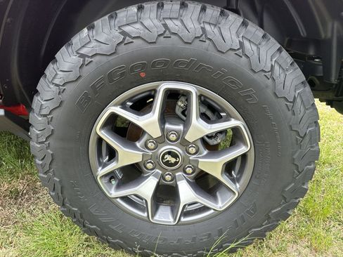 Used 2023 Ford Bronco Badlands image 20