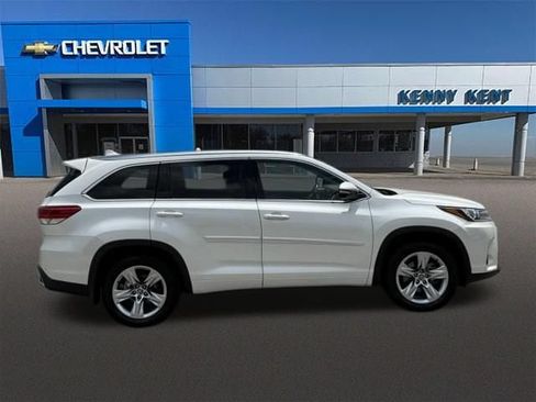 Used 2017 Toyota Highlander Limited AWD/4WD image 4