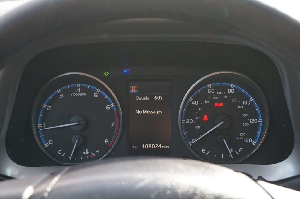 Used 2018 Toyota RAV4 LE w/ All Weather Liner Package FWD image 23