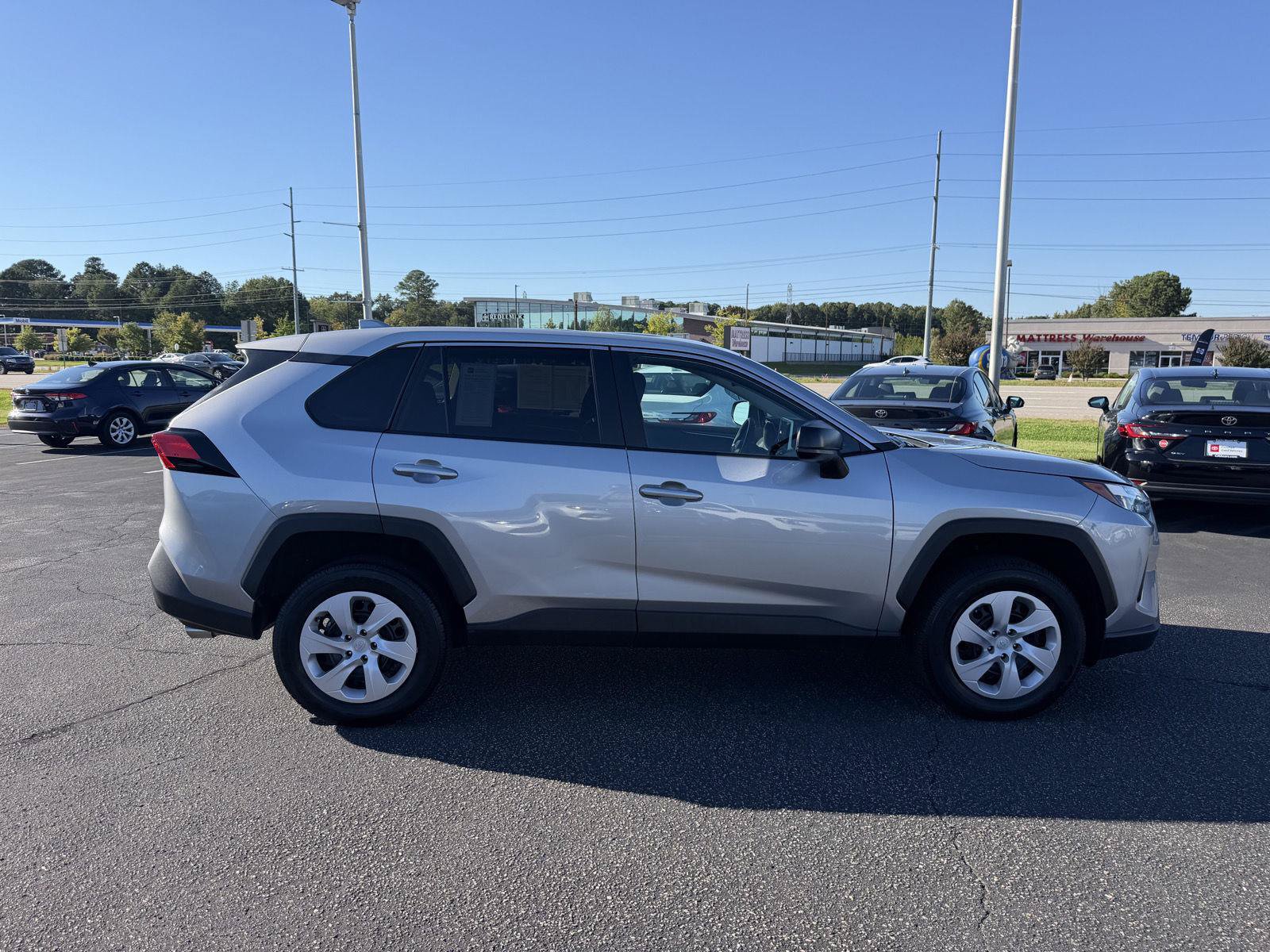 Used 2025 Toyota RAV4 LE FWD image 4