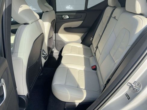 Certified 2023 Volvo XC40 B5 Plus w/ Protection Package Premier image 14