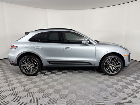 Certified 2026 Porsche Macan AWD/4WD image 8