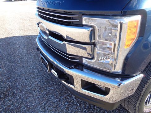 Used 2017 Ford F250 Lariat w/ Lariat Value Package image 18