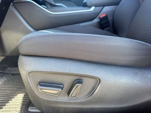 Used 2023 Toyota Highlander L image 16