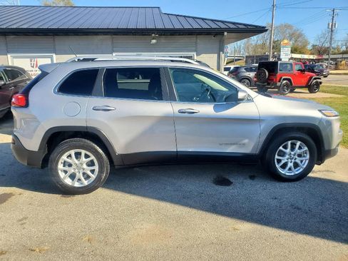 Used 2014 Jeep Cherokee Latitude w/ Comfort/Convenience Group image 7