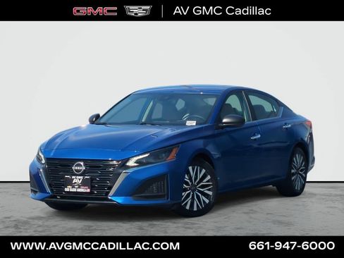Used 2025 Nissan Altima 2.5 SV FWD image 1