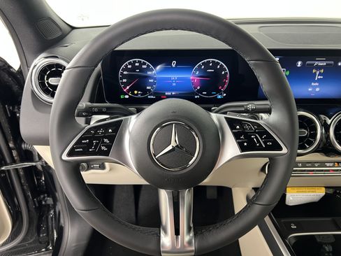 New 2026 Mercedes-Benz GLB 250 4MATIC image 27