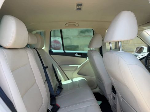 Used 2014 Volkswagen Tiguan SE FWD image 25