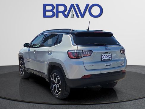 Used 2025 Jeep Compass Limited AWD/4WD image 5