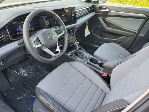New 2026 Volkswagen Jetta SE image 7