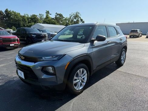 Used 2021 Chevrolet TrailBlazer LS FWD image 3