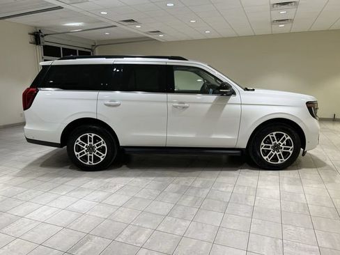 Used 2025 Ford Expedition Active AWD/4WD image 6