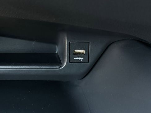 Used 2020 Toyota C-HR LE image 30