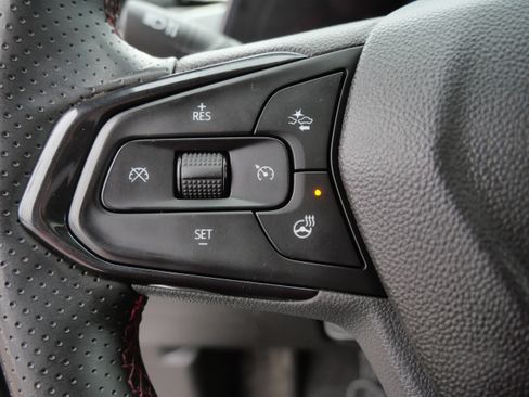 Used 2024 Chevrolet Trax RS w/ Sunroof Package image 27