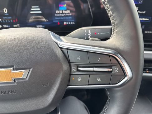 Used 2025 Chevrolet Equinox LT image 12