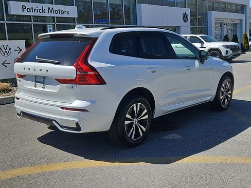 Used 2025 Volvo XC60 B5 Core AWD/4WD image 2
