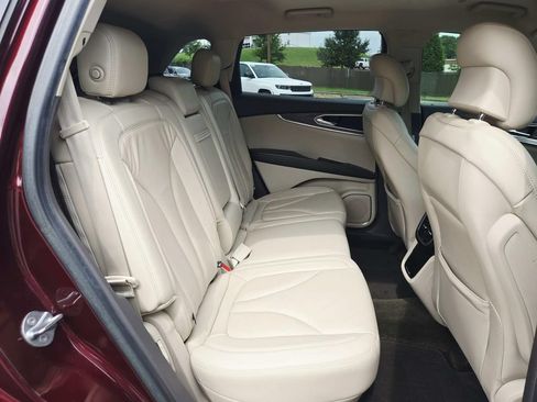 Used 2017 Lincoln MKX Select w/ Select Plus Package FWD image 15