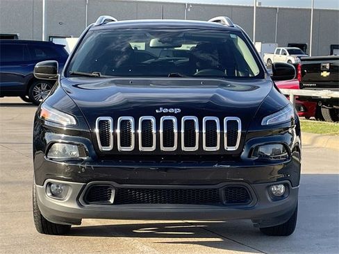 Used 2018 Jeep Cherokee Latitude image 6