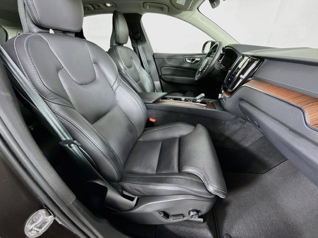 Used 2024 Volvo XC60 T8 Ultimate w/ Protection Package Premier AWD/4WD image 23