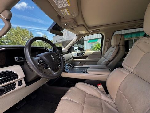 Used 2018 Lincoln Navigator L Reserve w/ Technology Package AWD/4WD image 28