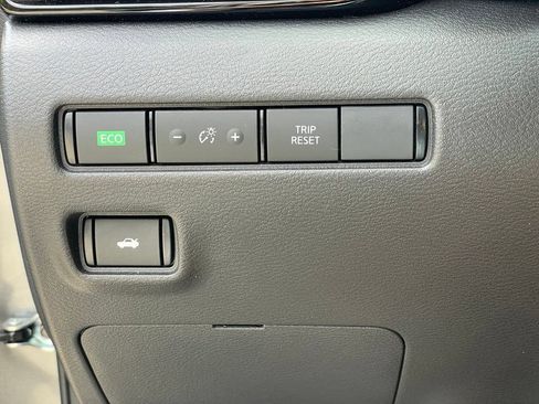 Certified 2025 Nissan Sentra SV w/ All-Weather Package FWD image 17