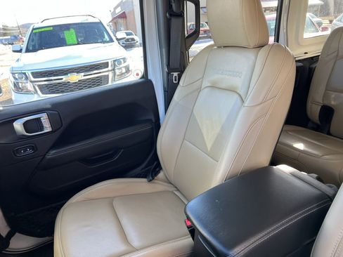 Used 2019 Jeep Wrangler Unlimited Rubicon w/ Dual Top Group image 14
