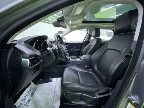 Used 2017 Jaguar F-PACE Premium image 18