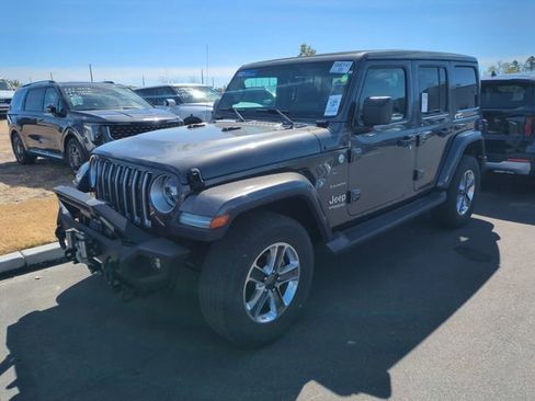 Used 2021 Jeep Wrangler Unlimited Sahara image 3