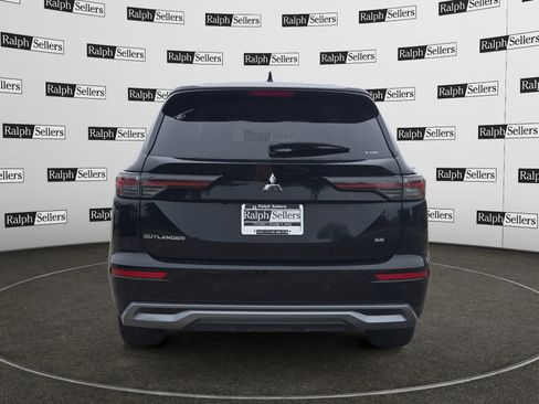 Used 2025 Mitsubishi Outlander SE AWD/4WD image 4