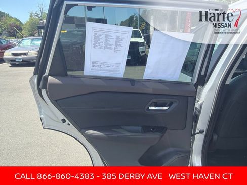 Certified 2023 Nissan Rogue SV w/ SV Premium B Package AWD/4WD image 18