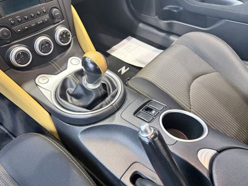 Used 2019 Nissan 370Z w/ Sport Package image 15