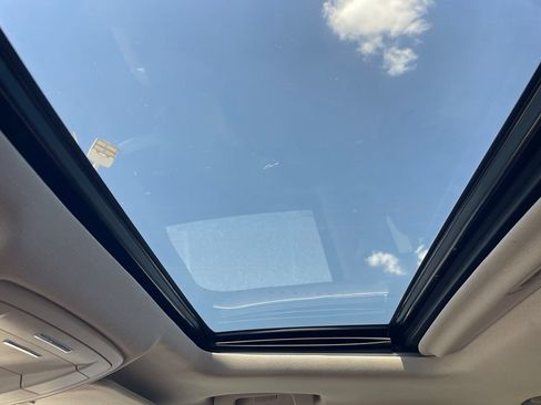 Used 2019 Chevrolet Tahoe Premier RWD image 11