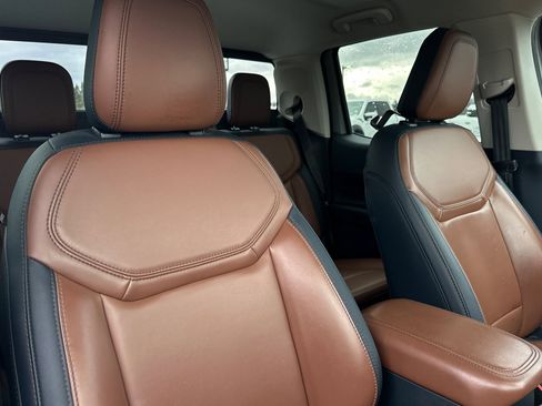 Used 2023 Ford Maverick Lariat w/ Lariat Luxury Package image 16