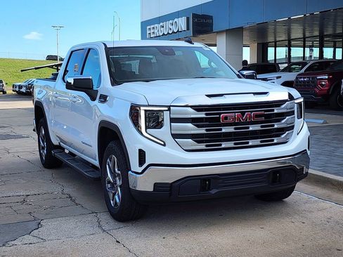 New 2026 GMC Sierra 1500 SLE w/ X31 Off-Road Package AWD/4WD image 2
