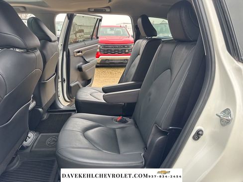 Used 2020 Toyota Highlander Limited image 24
