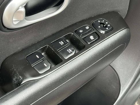Used 2014 Kia Soul FWD image 10