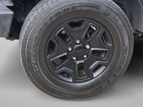 Used 2015 Jeep Wrangler Unlimited Sport image 9