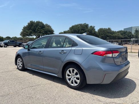 Used 2025 Toyota Corolla LE FWD image 6