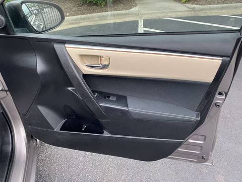 Used 2014 Toyota Corolla LE FWD image 13