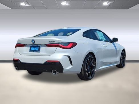 Used 2025 BMW 430i Coupe w/ M Sport Package image 9