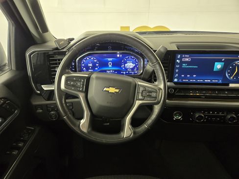 Used 2022 Chevrolet Silverado 1500 LT image 14