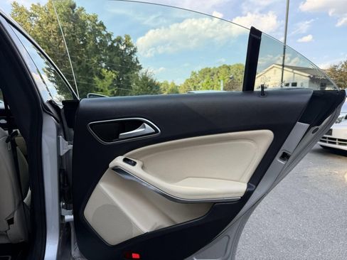 Used 2014 Mercedes-Benz CLA 250 image 20