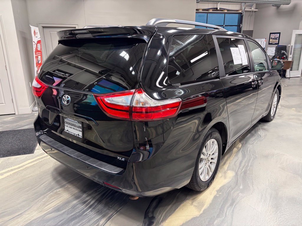 Used 2016 Toyota Sienna XLE w/ XLE Navigation Package FWD image 36