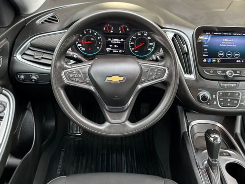 Used 2020 Chevrolet Malibu LT image 15