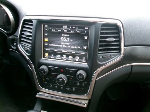 Certified 2017 Jeep Grand Cherokee Limited AWD/4WD image 13