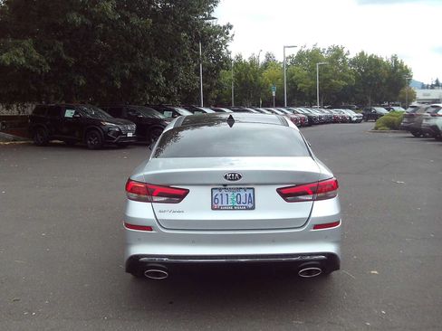 Used 2020 Kia Optima SE FWD image 4