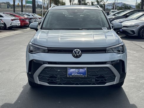 New 2025 Volkswagen Taos SE image 3