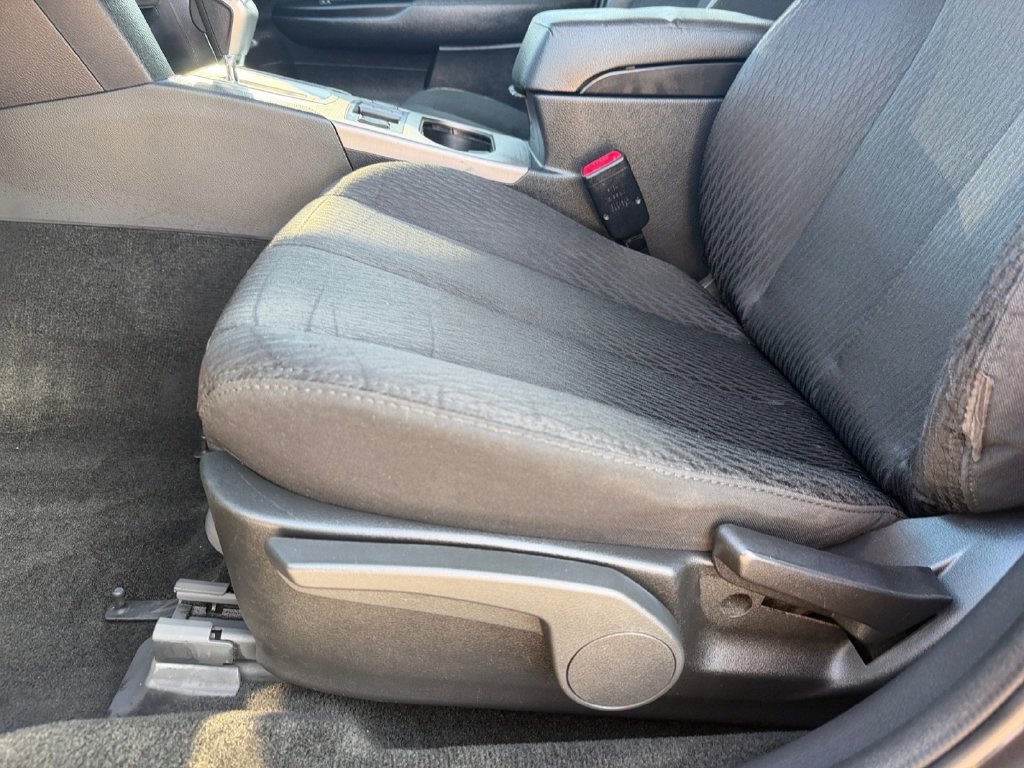 Used 2012 Subaru Outback 2.5i w/ Alloy Wheel Pkg AWD/4WD image 11