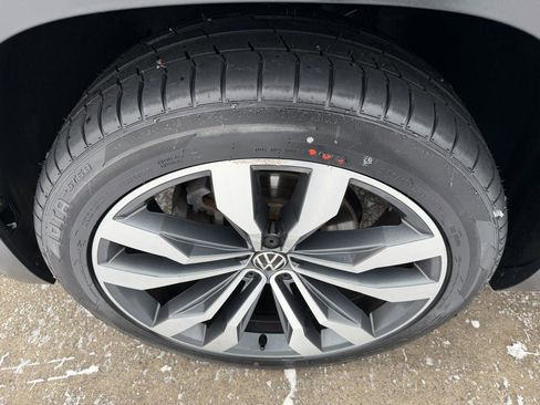 Used 2020 Volkswagen Atlas Cross Sport SEL Premium image 21